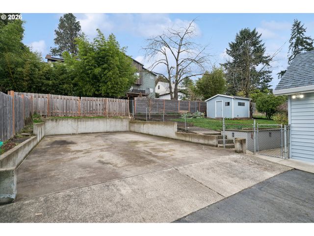 1831 Sw EVANS St, Portland, OR 97219