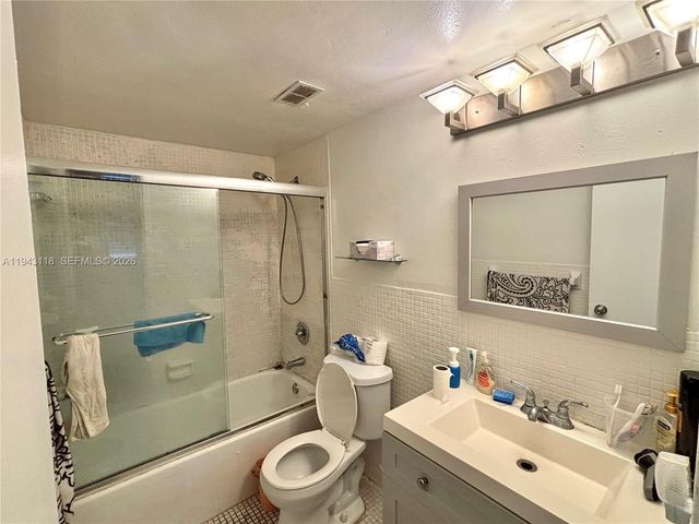 3660 NE 166th St 415, North Miami Beach, FL 33160