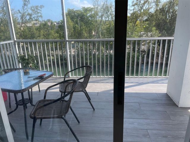 3660 NE 166th St 415, North Miami Beach, FL 33160