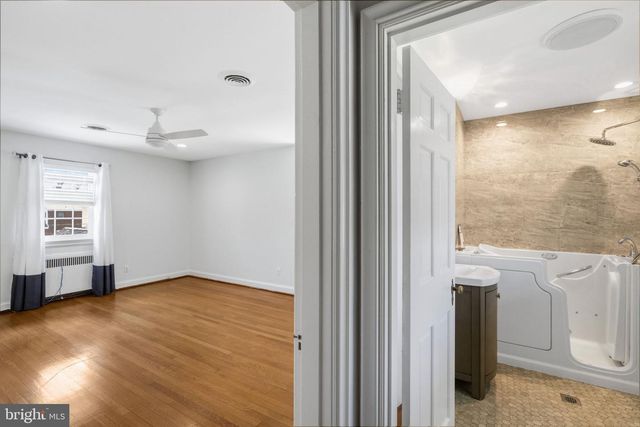 2116 BRANCH AVE SE, Washington, DC 20020