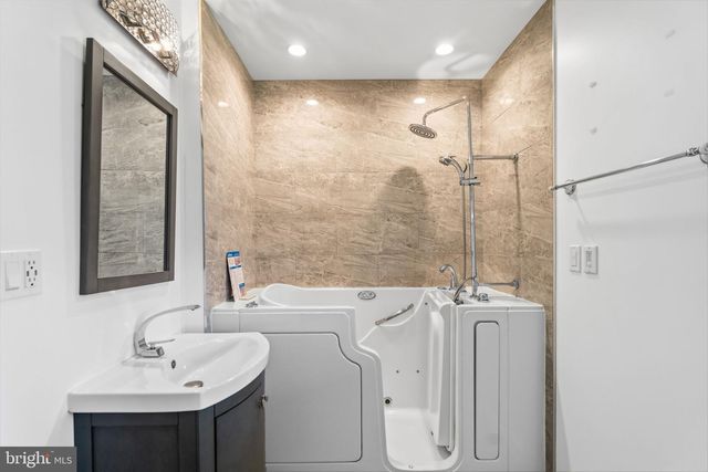 2116 BRANCH AVE SE, Washington, DC 20020