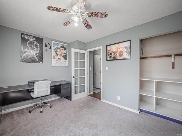 671 Glenmoor Drive, Evansville, IN 47715