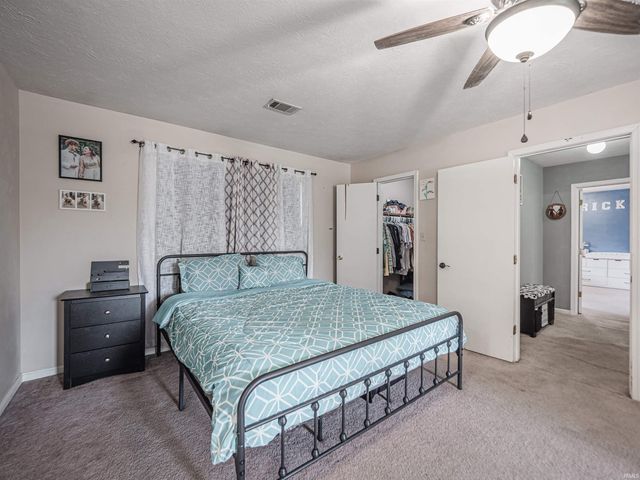 671 Glenmoor Drive, Evansville, IN 47715