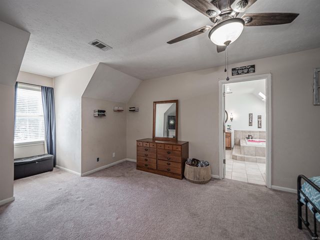 671 Glenmoor Drive, Evansville, IN 47715