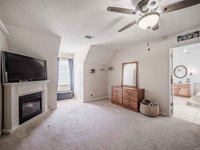 671 Glenmoor Drive, Evansville, IN 47715