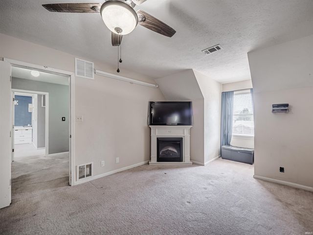 671 Glenmoor Drive, Evansville, IN 47715