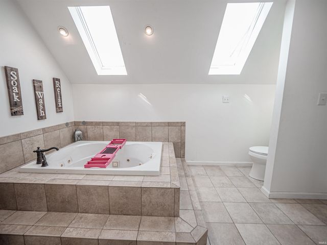 671 Glenmoor Drive, Evansville, IN 47715