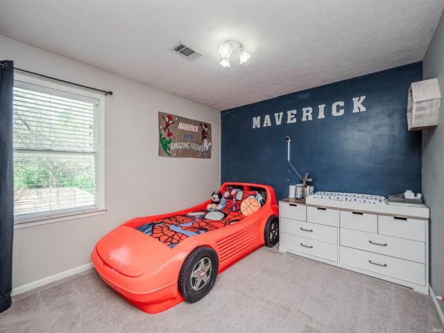 671 Glenmoor Drive, Evansville, IN 47715