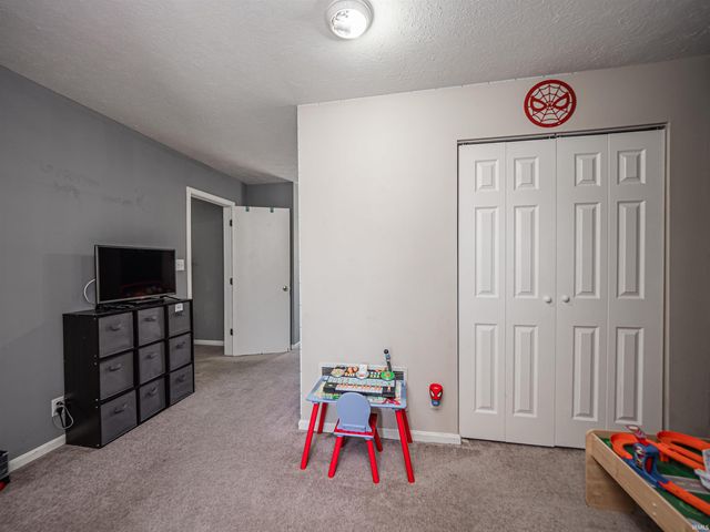 671 Glenmoor Drive, Evansville, IN 47715