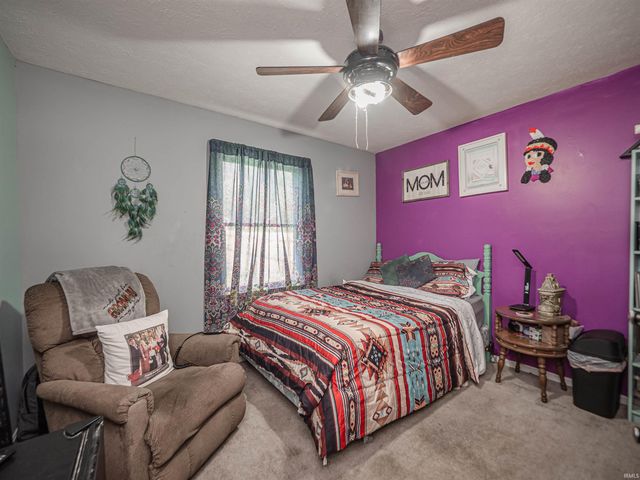 671 Glenmoor Drive, Evansville, IN 47715