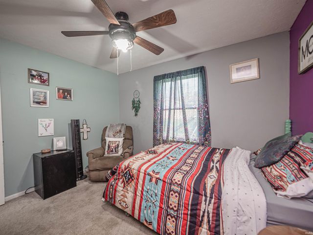 671 Glenmoor Drive, Evansville, IN 47715