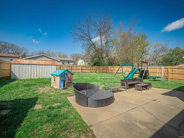 671 Glenmoor Drive, Evansville, IN 47715
