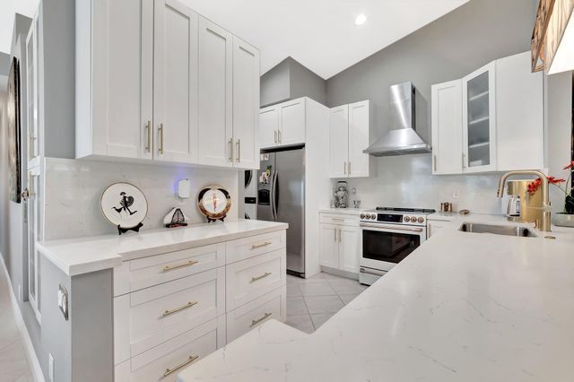 15432 Rosaire Lane, Delray Beach, FL 33484