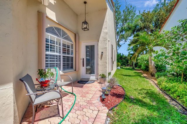 15432 Rosaire Lane, Delray Beach, FL 33484