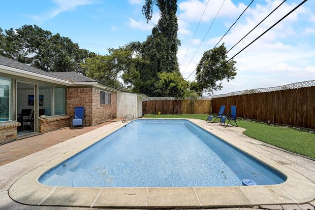 8851 Alcott, Houston, TX 77080