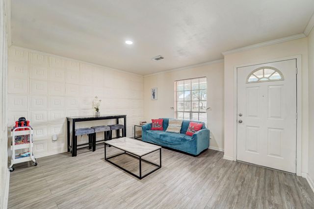 8851 Alcott, Houston, TX 77080