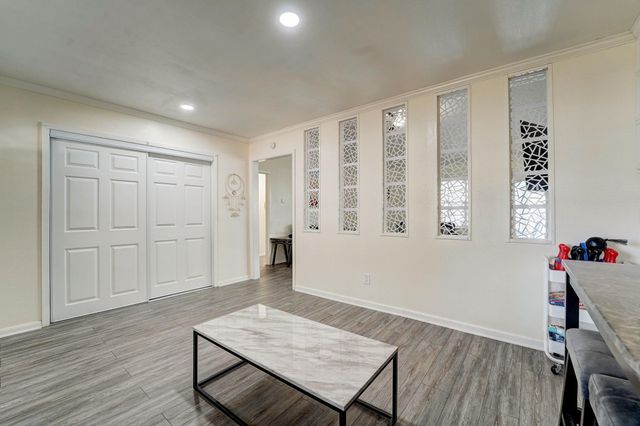 8851 Alcott, Houston, TX 77080