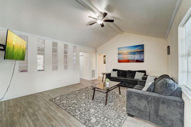 8851 Alcott, Houston, TX 77080