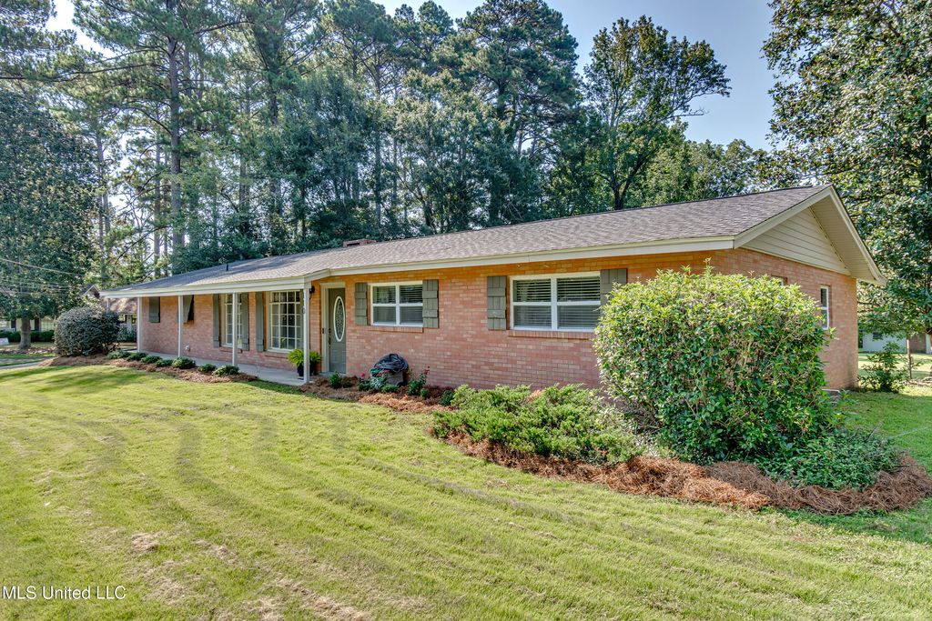 110 High Street, Brandon, MS 39042