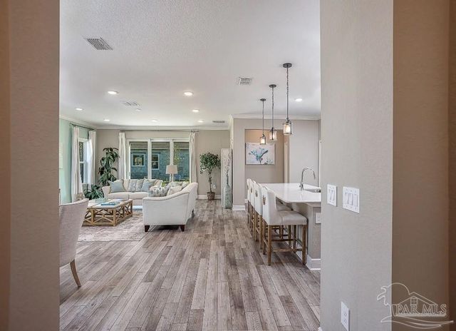 10802 Lucie Ct, Pensacola, FL 32526