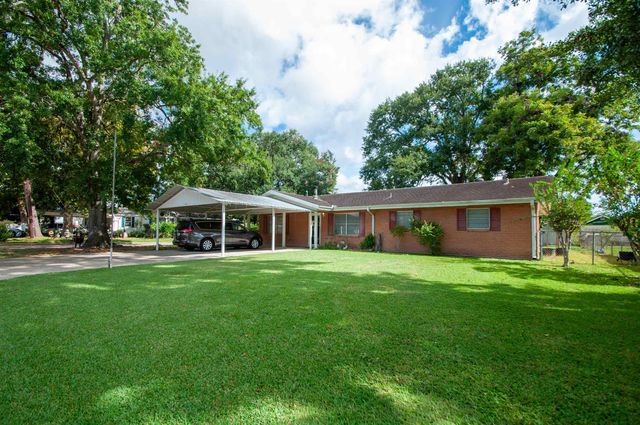 401 Carol Rd, Bayou Vista, LA 70380