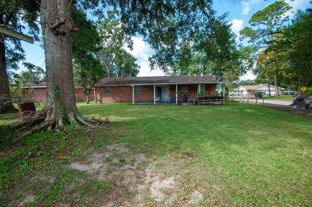 401 Carol Rd, Bayou Vista, LA 70380