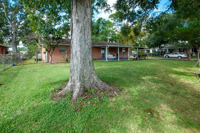 401 Carol Rd, Bayou Vista, LA 70380