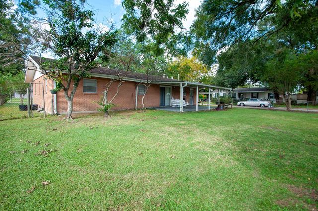 401 Carol Rd, Bayou Vista, LA 70380
