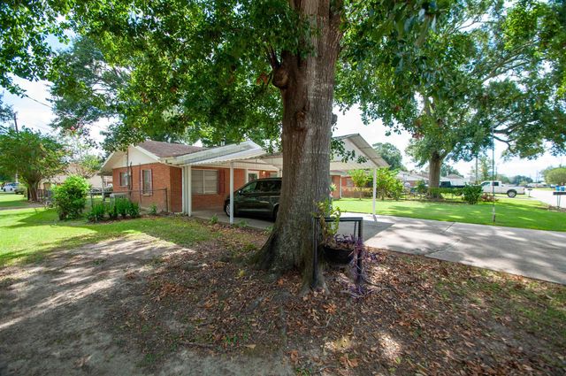 401 Carol Rd, Bayou Vista, LA 70380