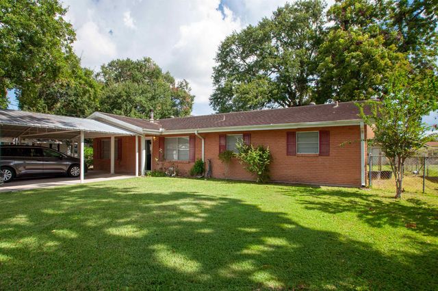 401 Carol Rd, Bayou Vista, LA 70380