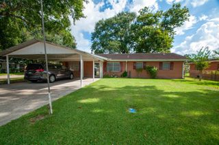 401 Carol Rd, Bayou Vista, LA 70380