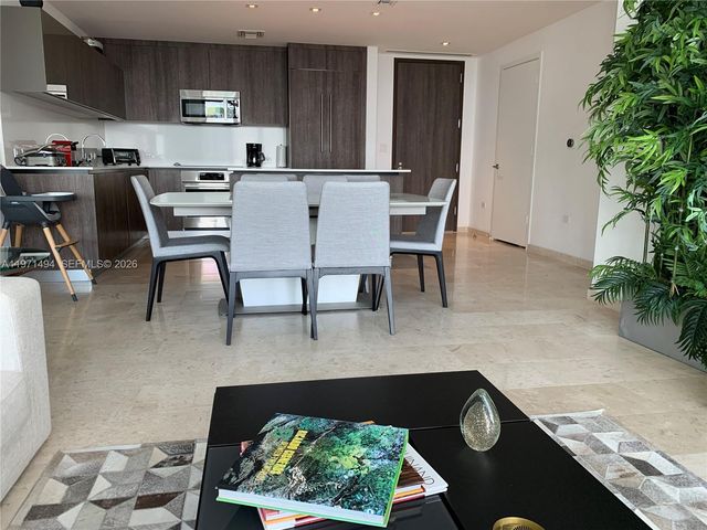68 SE 6th St 3010, Miami, FL 33131