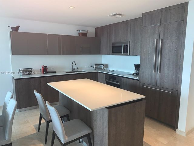 68 SE 6th St 3010, Miami, FL 33131