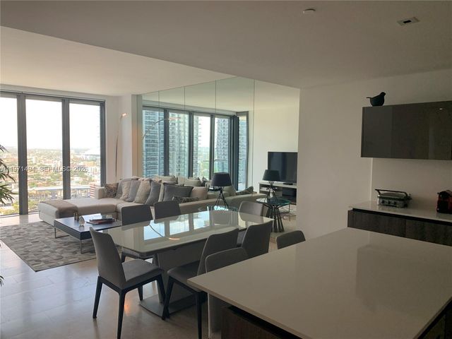 68 SE 6th St 3010, Miami, FL 33131