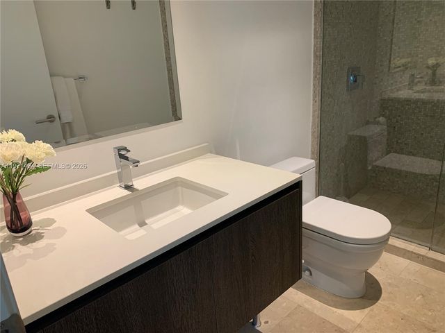 68 SE 6th St 3010, Miami, FL 33131