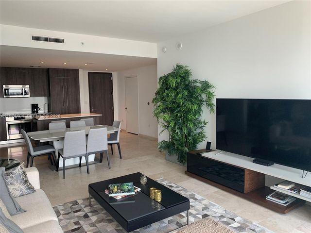 68 SE 6th St 3010, Miami, FL 33131