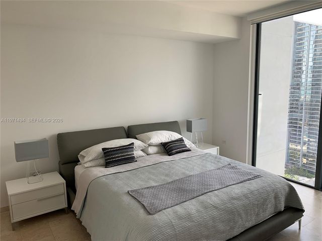 68 SE 6th St 3010, Miami, FL 33131