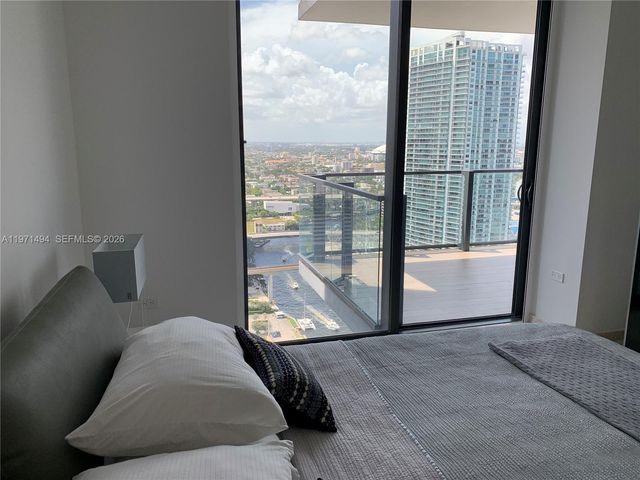 68 SE 6th St 3010, Miami, FL 33131