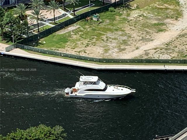 68 SE 6th St 3010, Miami, FL 33131