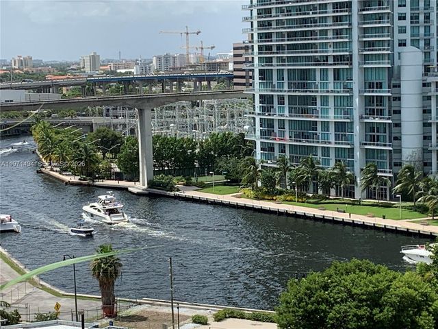 68 SE 6th St 3010, Miami, FL 33131