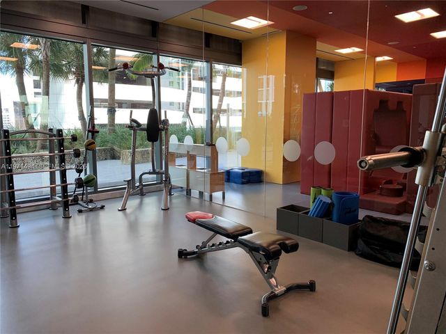 68 SE 6th St 3010, Miami, FL 33131