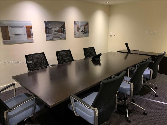 68 SE 6th St 3010, Miami, FL 33131