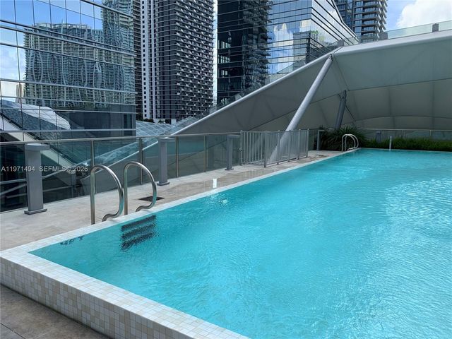 68 SE 6th St 3010, Miami, FL 33131