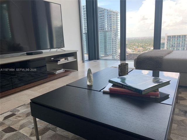 68 SE 6th St 3010, Miami, FL 33131