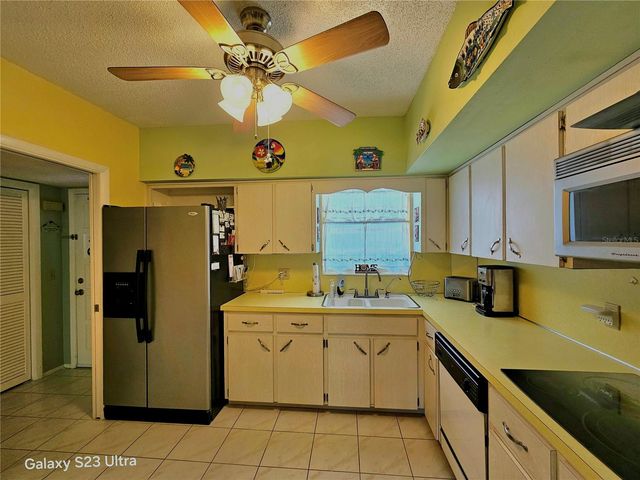 2440 WORLD PARKWAY BOULEVARD 46, Clearwater, FL 33763