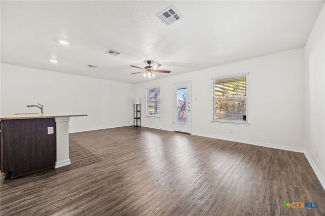 909 E Mary Jane Drive, Killeen, TX 76541