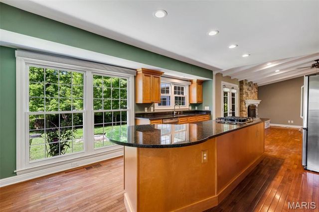 24 Country Fair Lane, Creve Coeur, MO 63141