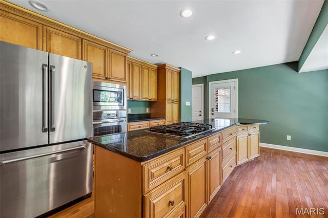 24 Country Fair Lane, Creve Coeur, MO 63141