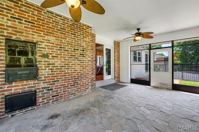 24 Country Fair Lane, Creve Coeur, MO 63141