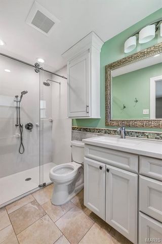 24 Country Fair Lane, Creve Coeur, MO 63141